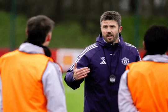 Michael Carrick và bài toán ghế nóng MU: Giải pháp bền vững hay chu kỳ lặp lại?