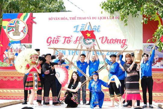 Nhớ Ngày Giỗ Tổ mùng mười tháng ba