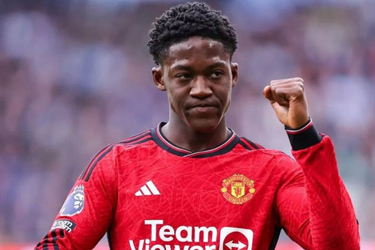 MU gia hạn hợp đồng với Kobbie Mainoo, Liverpool nhắm Kolo Muani thay Salah