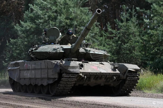 Xe tăng T-90M Nga phá hủy cứ điểm của lực lượng Ukraine tại hướng Krasnolimansky