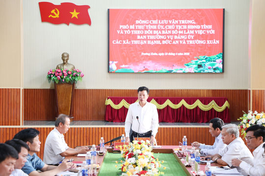Chủ tịch HĐND tỉnh Lâm Đồng Lưu Văn Trung làm việc với các xã khu vực Đắk Song