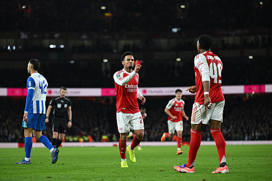 Liverpool nhắm bộ đôi Nwaneri và Lewis-Skelly của Arsenal với giá 100 triệu bảng