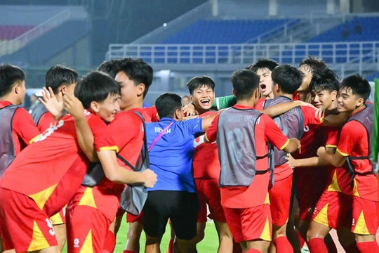 U17 Việt Nam ngược dòng hạ Australia 2-1: Bản lĩnh từ triết lý của Cristiano Roland