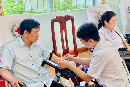 Xã Phú Sơn Lâm Hà vận động 217 đơn vị máu tình nguyện