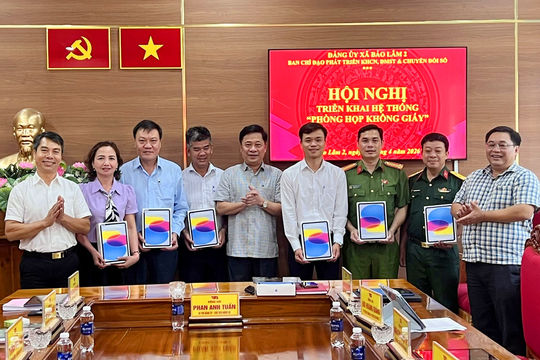 Xã Bảo Lâm 2 triển khai hệ thống “Phòng họp không giấy”