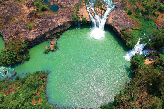 Dray Sap Waterfall: A Majestic Gateway to Vietnam’s Central Highlands Wilderness