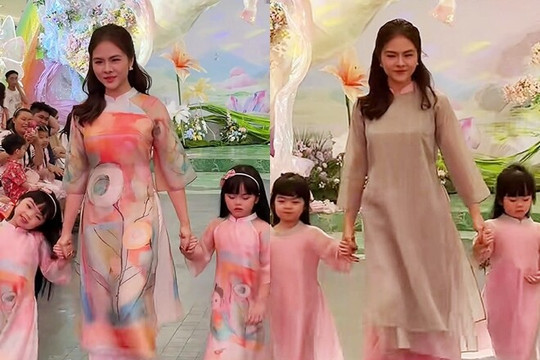 Cặp song sinh nhà Vân Trang gây ấn tượng khi lần đầu trình diễn thời trang