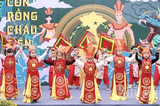 Từ núi thiêng Nghĩa Lĩnh bước ra thế giới