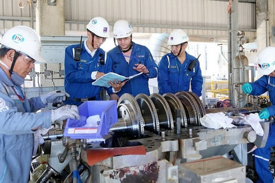 Lao động nước ngoài di chuyển nội bộ DN và được điều chuyển khác nhau thế nào?