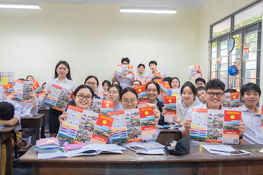 “Chạm” bức tranh thực tế môi trường đại học