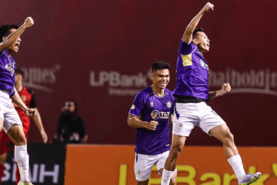 Hà Nội FC thắng kịch tính Ninh Bình 3-2: Bản sắc Harry Kewell và dấu ấn tài năng 19 tuổi