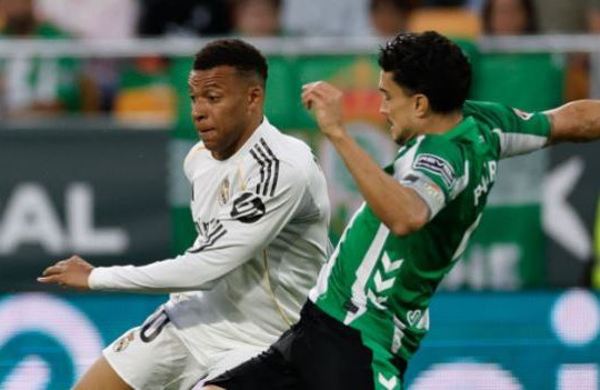 Real Madrid chia điểm đầy kịch tính trước Betis: 4 vấn đề chí tử của Kền kền trắng