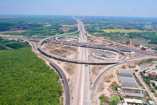 Thông xe 12 dự án cao tốc Bắc - Nam dịp 30/4: Rút ngắn thời gian di chuyển liên tỉnh