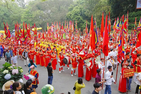 Nhớ ngày Giỗ tổ Mùng 10 tháng 3: Lặng một chút, thấy mình trong đất nước!