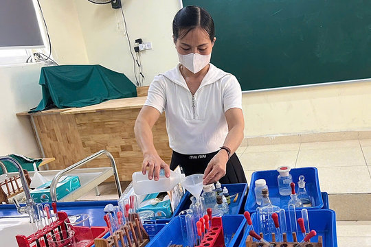 Vị trí nhân viên thiết bị trường THCS và tiểu học có tương đồng?