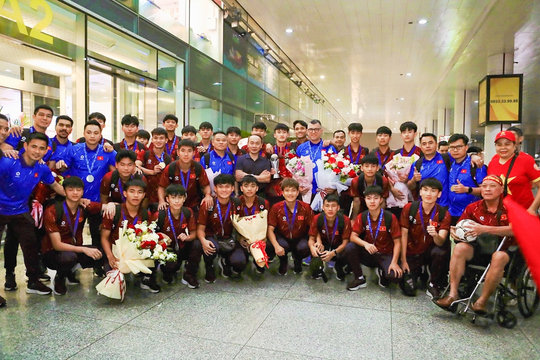 U17 Việt Nam vô địch Đông Nam Á: Thăng hoa cùng Cristiano Roland và tham vọng World Cup