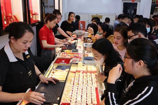 Giá vàng ngày mới 28/4/2026: Vàng SJC, nhẫn BTMC, BTMH, DOJI và vàng thế giới thứ Ba