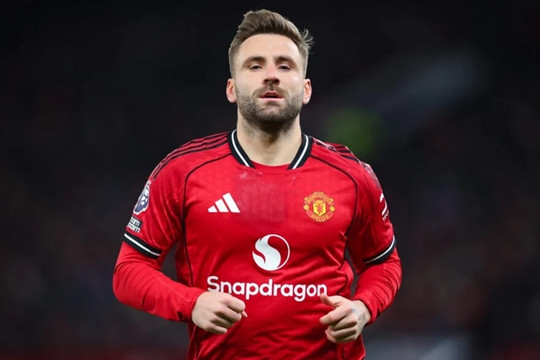 Luke Shaw tiến gần kỷ lục ra sân trọn vẹn tại Man Utd sau 11 năm