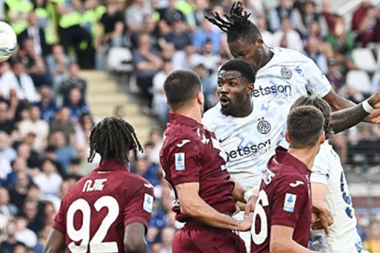 Inter Milan đánh rơi chiến thắng trước Torino sau màn rượt đuổi tỷ số 2-2