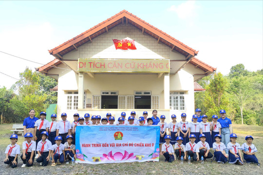 Thăm Di tích Căn cứ kháng chiến Khu VI
