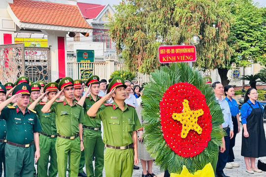 Phan Thiết tổ chức lễ dâng hương dịp đại lễ 30/4