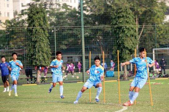 Sao trẻ lò Huesca Tây Ban Nha góp mặt trong danh sách 41 cầu thủ U19 Việt Nam