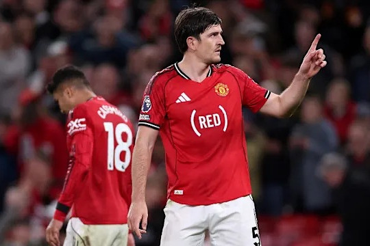 Harry Maguire rực sáng giúp MU thắng Brentford 2-1, áp sát vé Champions League