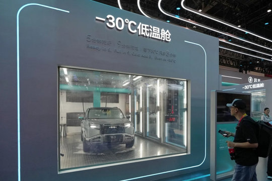 Cuộc đua sạc nhanh xe điện: Rút ngắn thời gian sạc xuống mức một chữ số