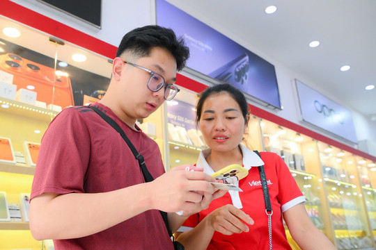 Gần 50.000 điểm hỗ trợ khách hàng Viettel xác thực thông tin thuê bao tránh bị khóa SIM
