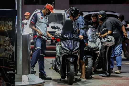 Bảng giá xăng dầu hôm nay 30/4/2026: Giá xăng dầu Petrolimex, PVOIL, Mipec, Thalexim giữa tuần