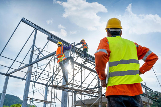 Chủ đầu tư có được tự giám sát thi công công trình?