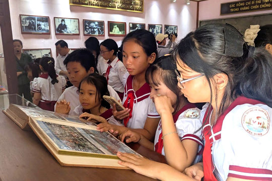 Những kỷ vật đi cùng năm tháng