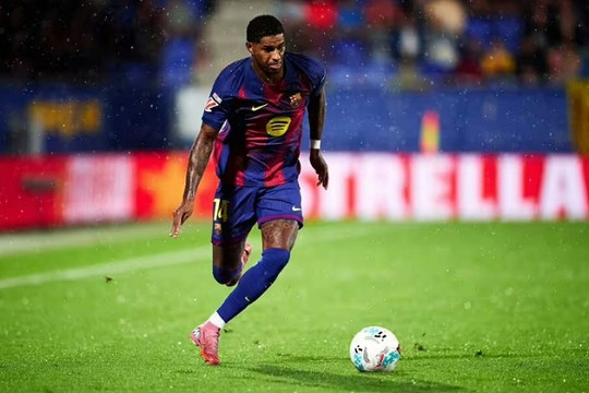 Barcelona dồn lực chiêu mộ Julian Alvarez: Marcus Rashford đối mặt tương lai bất định