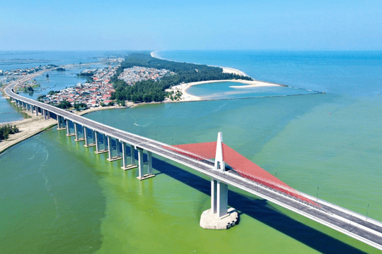 Cầu Thuận An vượt biển dài nhất miền Trung thông xe vào ngày 30/4