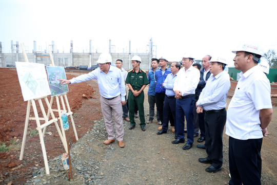 Tăng ca, tăng kíp để dự án trường học liên cấp ở Lâm Đồng về đích sớm nhất
