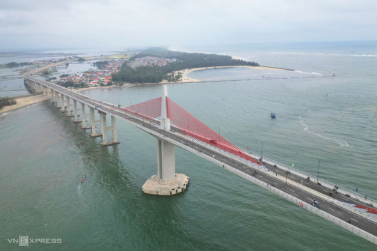 Thông xe cầu vượt cửa biển Thuận An dài 2,36 km: Điểm nhấn hạ tầng Thừa Thiên Huế