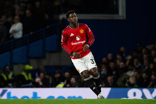 Kobbie Mainoo gia hạn hợp đồng và lộ trình vươn tầm đẳng cấp thế giới tại Man Utd