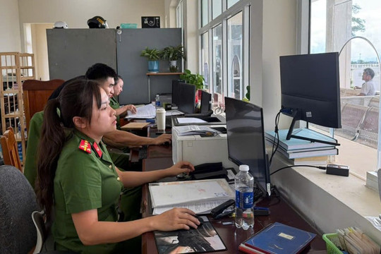 Phân cấp thẩm quyền đăng ký mẫu con dấu mới từ Công an cấp tỉnh cho Công an cấp xã