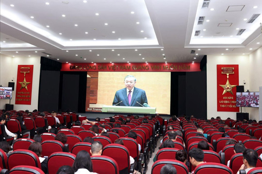 Xây dựng đội ngũ cán bộ tinh nhuệ "đủ tâm, đủ tầm"