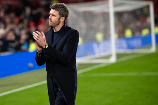 Michael Carrick: Sự giao thoa chiến thuật giữa Louis van Gaal và Sir Alex Ferguson tại Man United