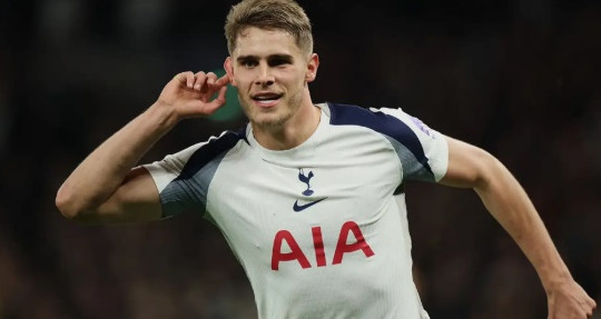 MU đưa Micky van de Ven vào tầm ngắm: Kế hoạch dự phòng cho hàng thủ Manchester United