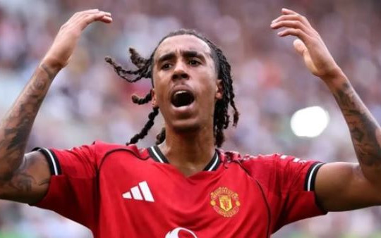 MU đề nghị đổi Leny Yoro lấy Alejandro Balde; Arsenal bạo chi vì Yan Diomande