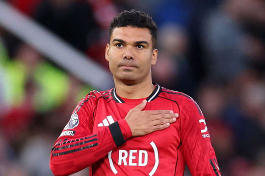 Casemiro và nghệ thuật chiến thắng thời gian: Khi bộ não thay thế đôi chân tại Old Trafford