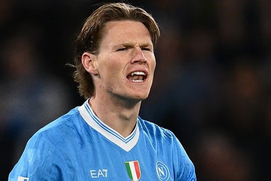 Radja Nainggolan gây sốc khi đánh giá Scott McTominay chỉ là cầu thủ trung bình