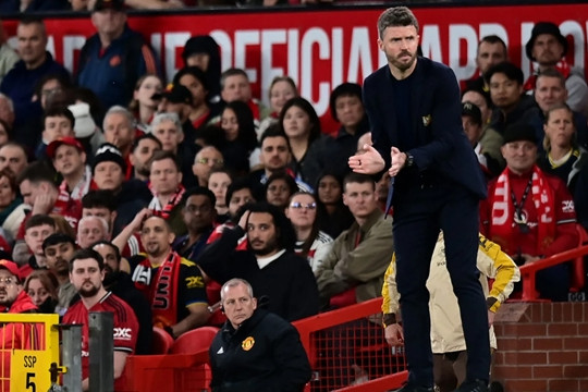 Michael Carrick hồi sinh Man United: Khi sự thực dụng đánh bại triết lý rập khuôn