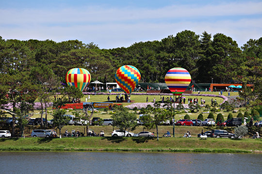 Visitor numbers rise sharply, energizing Da Lat during the April 30–May 1 Holiday