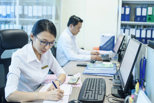 Thẩm quyền thăng hạng chức danh nghề nghiệp trong cơ sở giáo dục