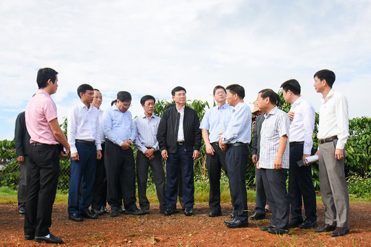 Lam Dong Clears Development Bottlenecks, Simultaneously Launches Expressway Construction