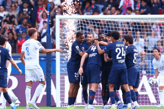 PSG chia điểm đáng tiếc trước Lorient trong kịch bản rượt đuổi tỷ số 2-2