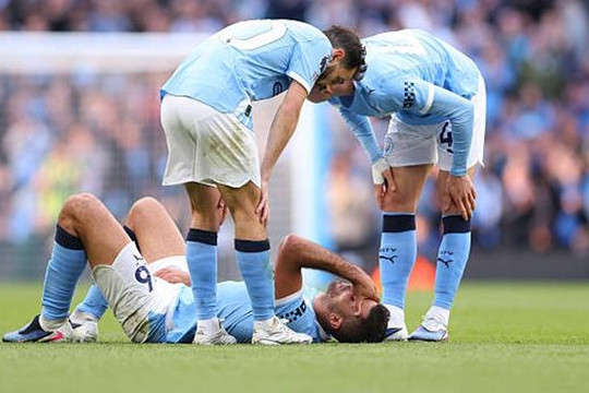 Man City đối mặt bài toán thiếu Rodri trong cuộc hành quân tới Everton